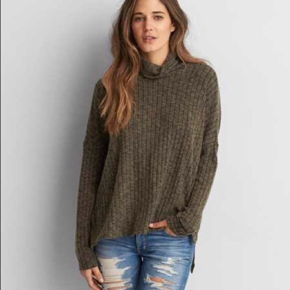American Eagle Soft and Sexy Green Turtleneck